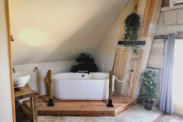 بيت ريفى Escale à Beauval, Maison + Jardin + Clim, 4mn De Beauval