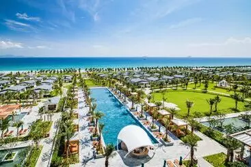 هتل Radisson Blu Resort Cam Ranh