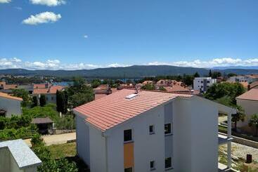 Жильё для туристов Apartment Morozin