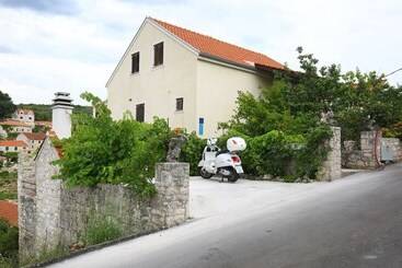 דירות לתיירים Apartments Boro