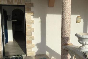 Жильё для туристов Apartments Nediljka