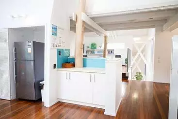 ツーリストアパートメント The Treehouse