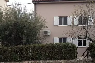 ツーリストアパートメント Apartment Dubravka