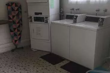 Hotel Acacia Caravan Park & Holiday Units