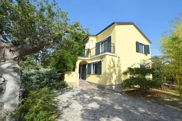 Turistihuoneistot Holiday Home Nikola