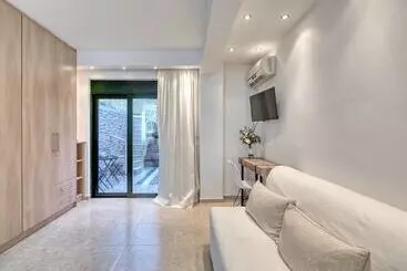 ツーリストアパートメント Luxurious Villa Solaris Next To The Beach