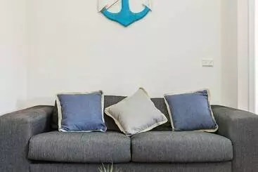 ツーリストアパートメント Ej Homes At The Entrance