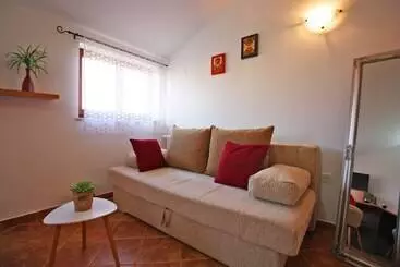 Vakantie-appartementen Apartments Irena 1310