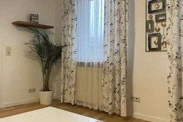 ツーリストアパートメント Fewo Reutlingen Metzstraße