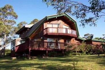 דירות לתיירים Sublime Cedar Lodge Leura