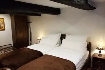 ツーリストアパートメント Villa Dornröschen