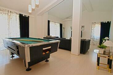 آپارتمان‌های توریست‌ها Apartments Marija 85