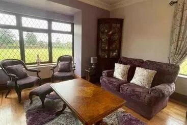 Bed and Breakfast Greenfields Country House