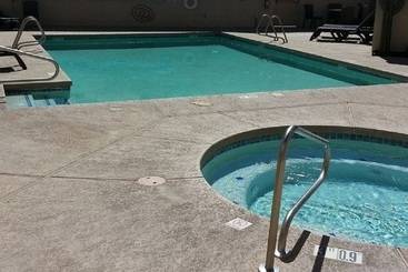 酒店 Hualapai Lodge