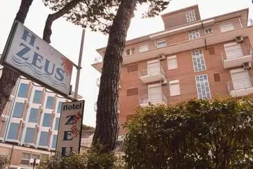 Hotel Zeus