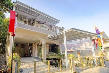 Szálló Pondok Damai Syariah By Oyo Rooms