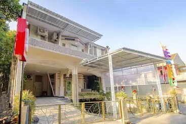 Hostel Pondok Damai Syariah By Oyo Rooms