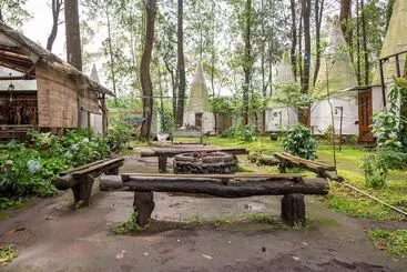 Hostel Reddoorz @ Apache Camp