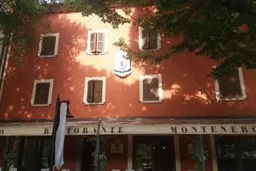 Hotelli Albergo Montenerone