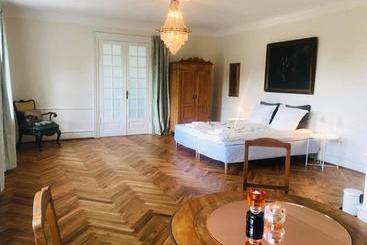 Lehnshøj Bed & Breakfast