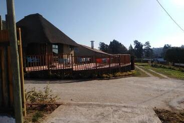 Hotell Rest Camp Lodge