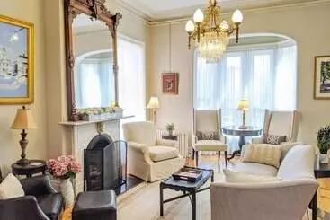 Hotel Blind Tiger Portland   Carleton Street