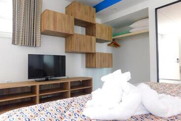 The Jolly Roger Motel