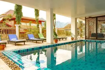 Hotel Serene Premier Vangvieng