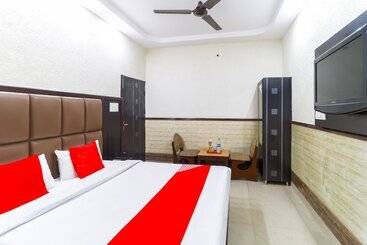 فندق Malik Regency By Oyo Rooms