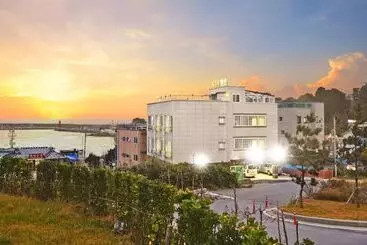 Samcheok Jangho Sanho Pension