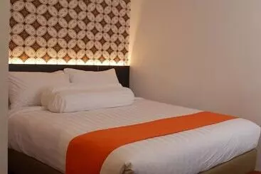 Hotelli Front One Boutique Tugu Muda Semarang