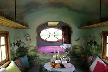 Bed and Breakfast La Roulotte Des Grillots