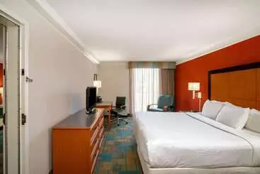 هتل La Quinta By Wyndham Nashville Airport/opryland