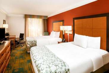 هتل La Quinta By Wyndham Nashville Airport/opryland