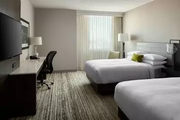 Отель Marriott Cincinnati Northeast