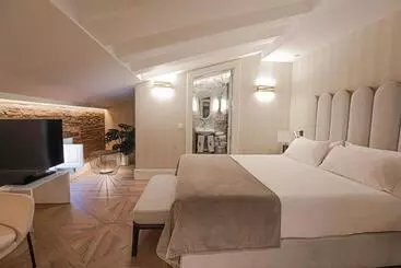 هتل Myr Palacio Vallier