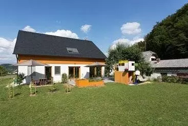 Majatalo Domovoj Apartments And Rooms