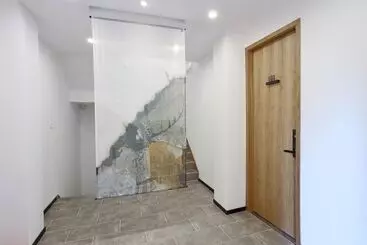 ツーリストアパートメント The Moment We Met