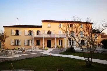 Le Clos Des Cedres B&b