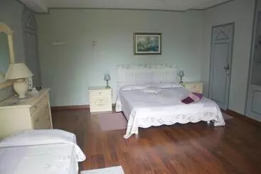 Le Clos Des Cedres B&b