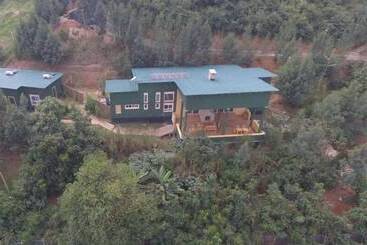 צימר Summit Safari Lodge