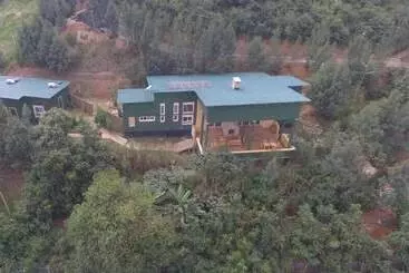 تختخواب و صبحانه Summit Safari Lodge