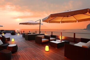 ריוקאן Beachside Onsen Resort Umi