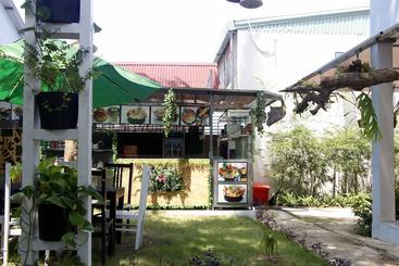 ユースホステル Pineapple