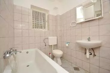 آپارتمان‌های توریست‌ها Apartments Renato