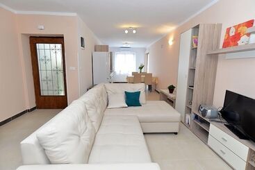 آپارتمان‌های توریست‌ها Apartment 640