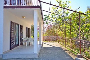 آپارتمان‌های توریست‌ها Apartments Zlata