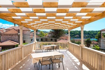 ツーリストアパートメント Apartments Villa Kulish