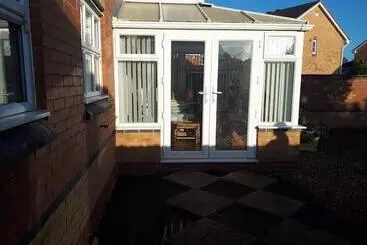 Pensió Riverstone House