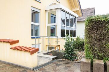 Turistlägenheter Awad S Yellow Apartment